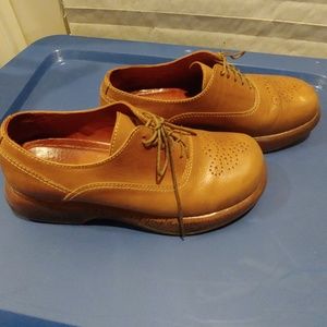 Caramel colored Dansko shoes size 40